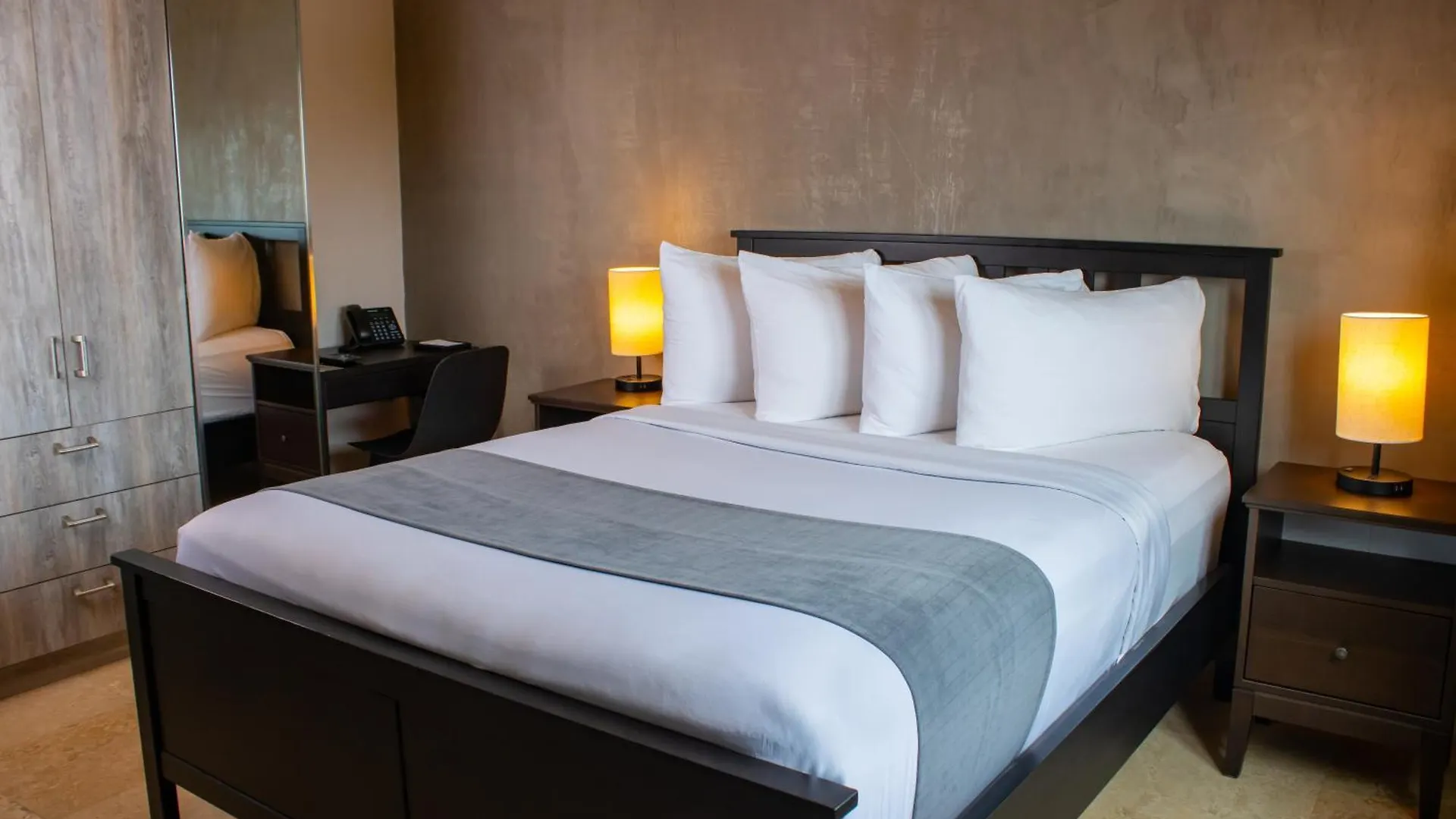 Ciqala Suites Hotel - San Juan